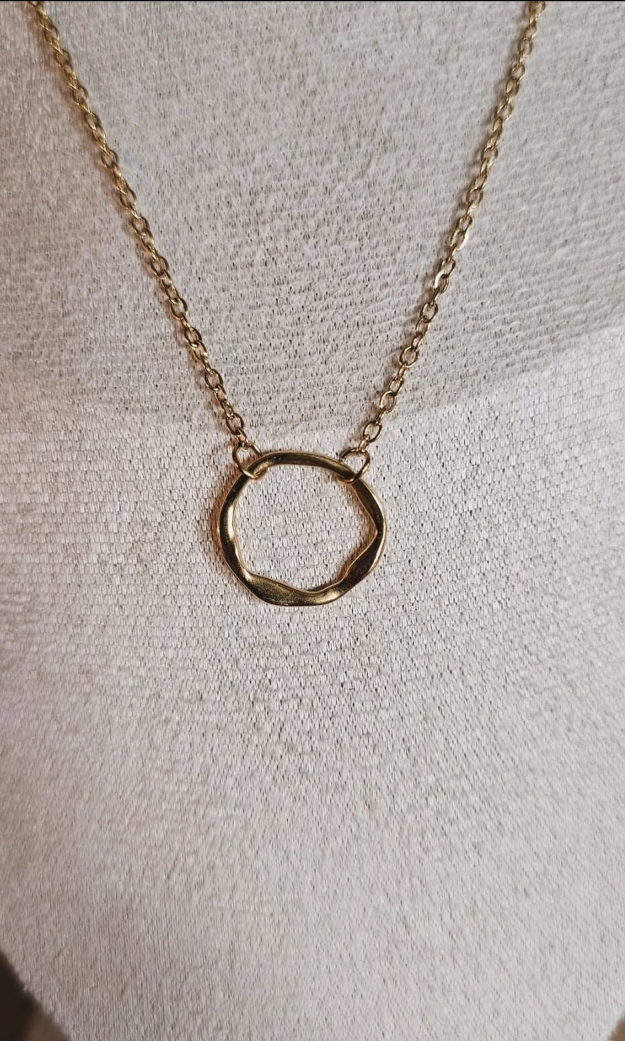 Collier Ayani