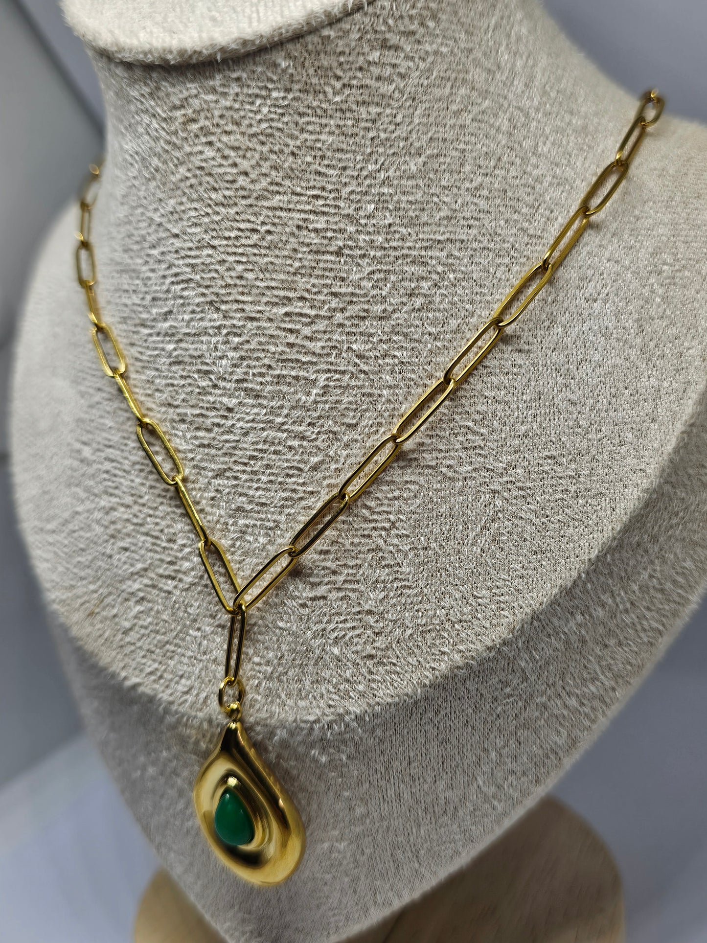 Collier Asa