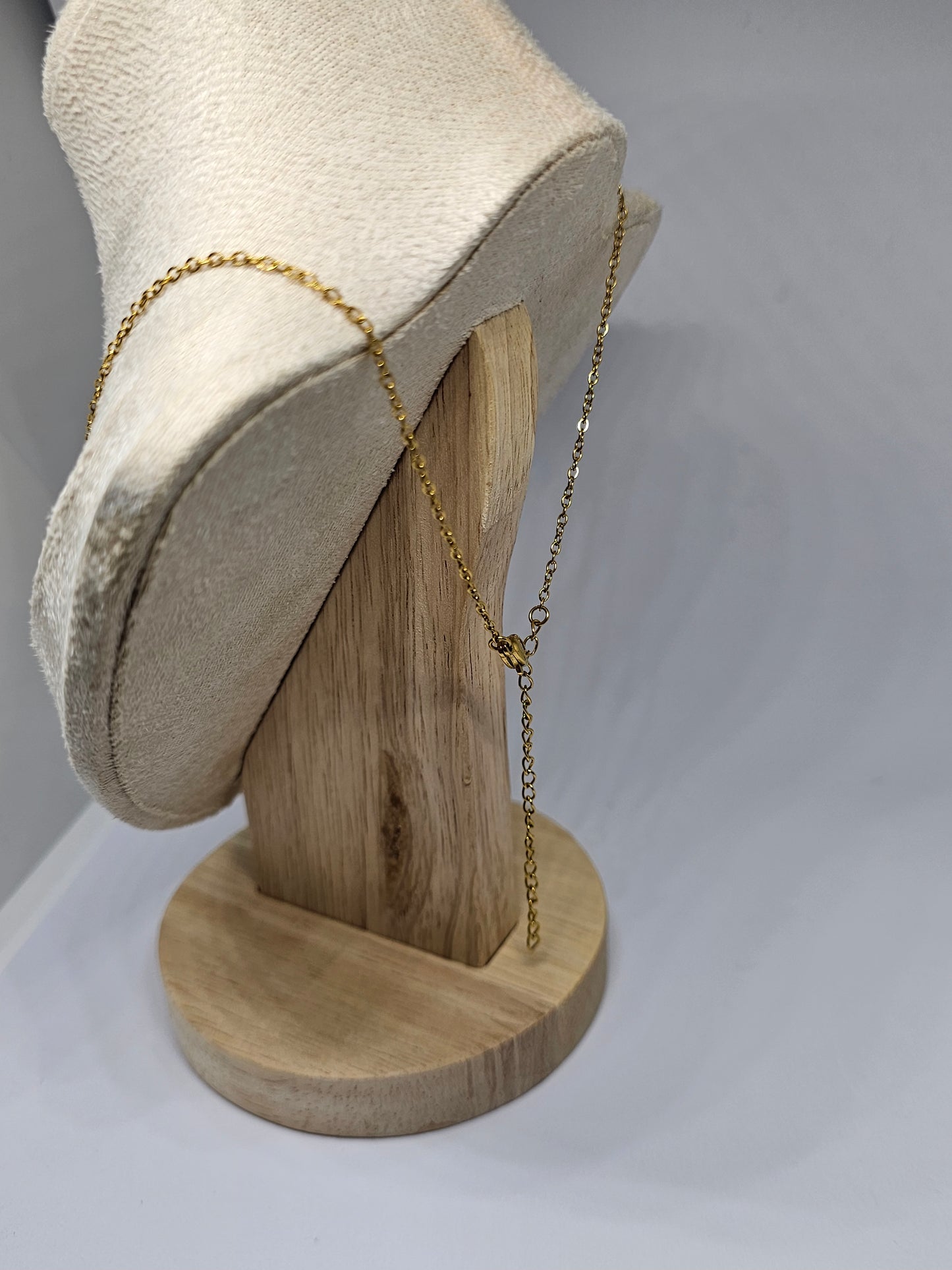 Collier Ayani