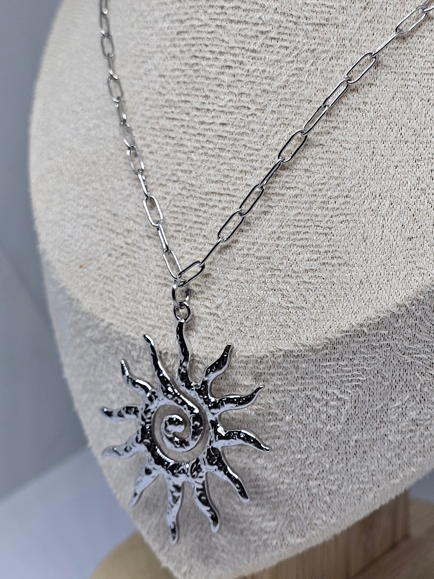 Collier Solesta