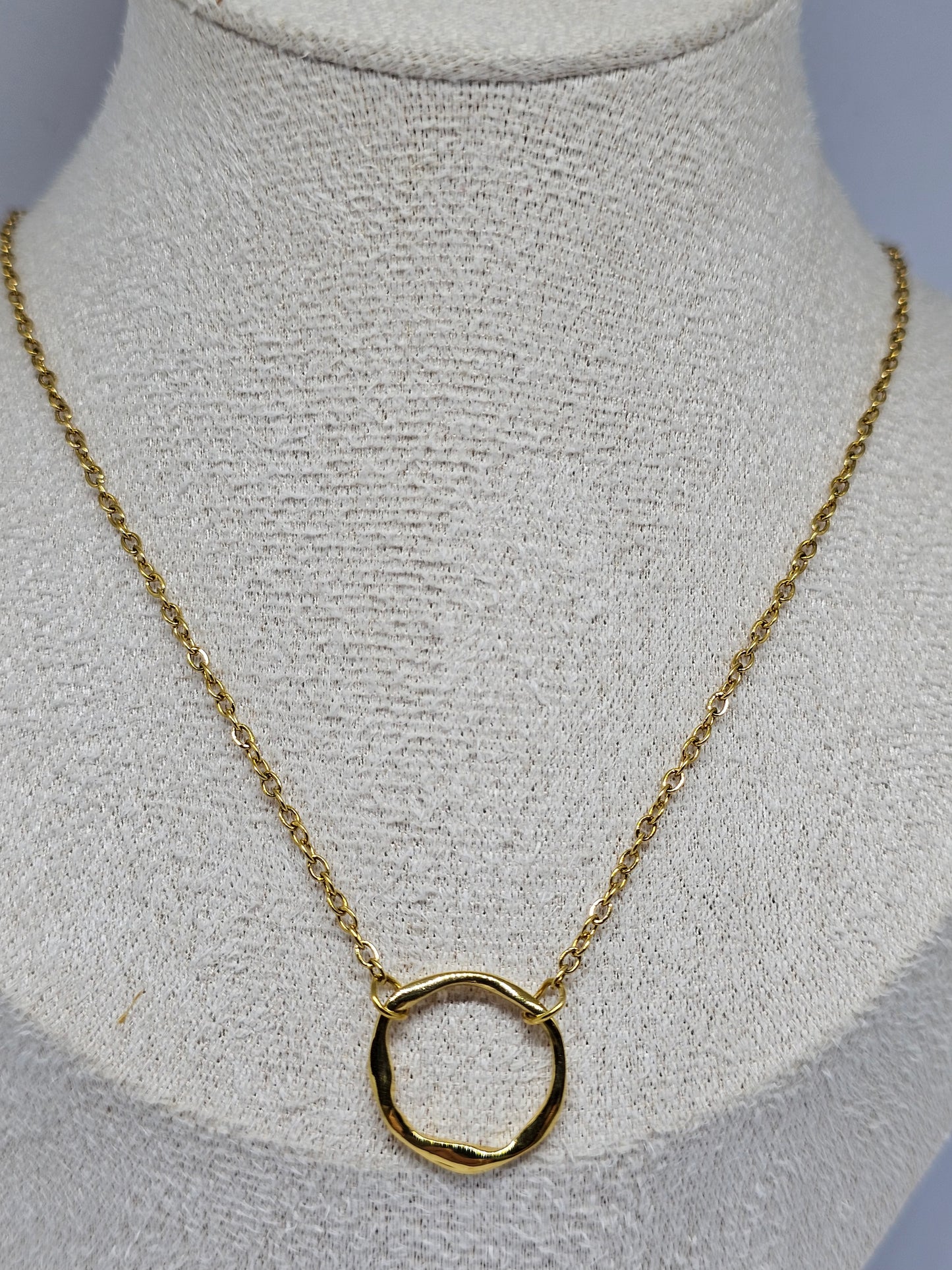 Collier Ayani